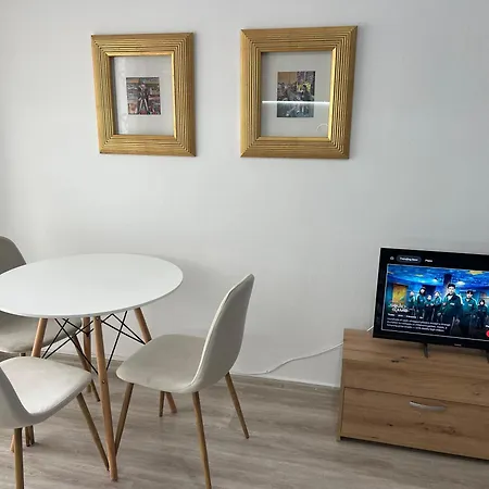 Rei's 2 Pensjonat Tirana