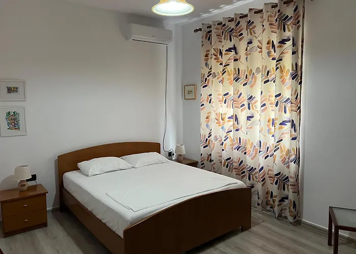 Pensión Rei's 2 Tirana